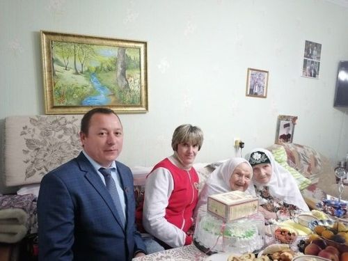 Гасырдан артык хөрмәткә лаек гомер