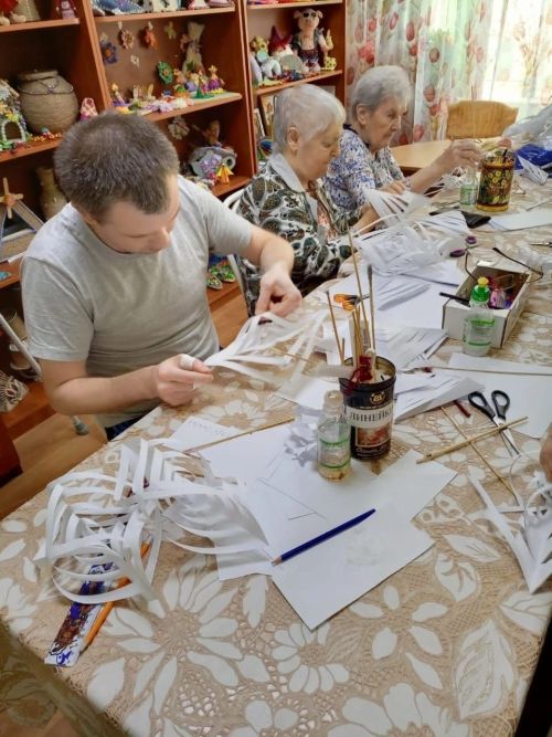Югары Ослан картлар һәм инвалидлар интернат-йортында яңа елга әзерлек тулы көченә бара