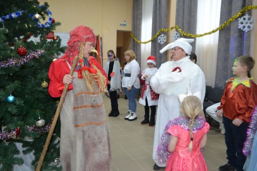 В Верхнем Услоне в шестой раз прошла «народная» новогодняя елка