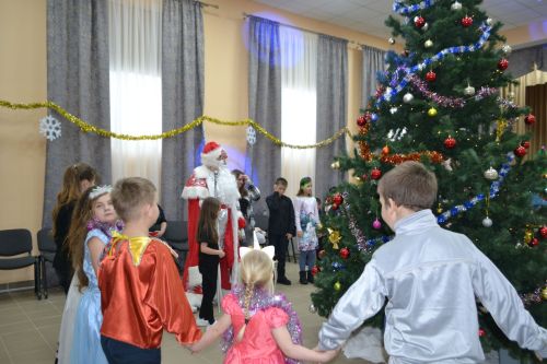 В Верхнем Услоне в шестой раз прошла «народная» новогодняя елка