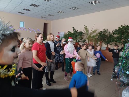 В Макулове сельчан пригласили на новогоднее представление