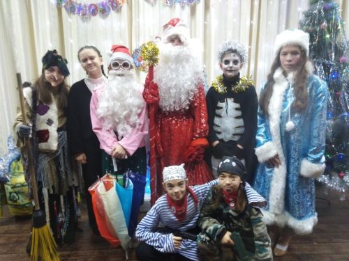 В Макулове сельчан пригласили на новогоднее представление
