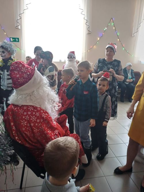 В Макулове сельчан пригласили на новогоднее представление