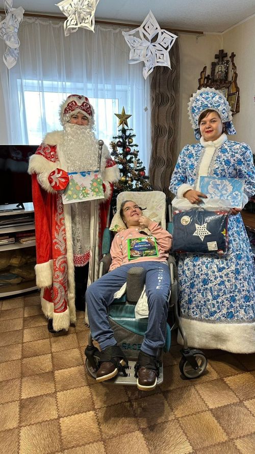 Югары Ослан районында сәламәтлек мөмкинлекләре чикләнгән балаларны Яңа ел белән котладылар