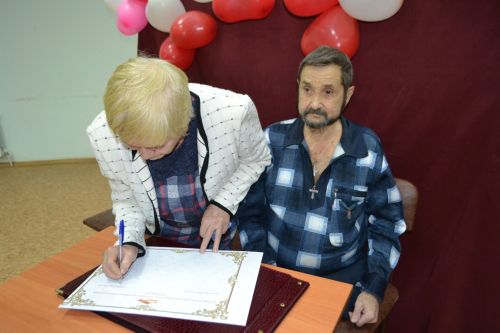 Супруги Мироновы из Шеланги отметили изумрудную свадьбу
