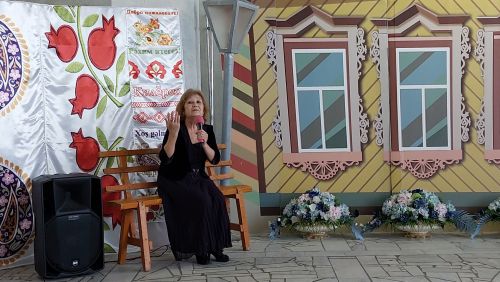 Любви все возрасты покорны: в районном Доме культуры прошел самый романтичный праздник