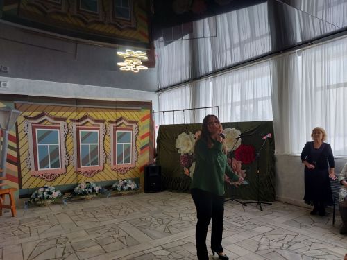 Любви все возрасты покорны: в районном Доме культуры прошел самый романтичный праздник