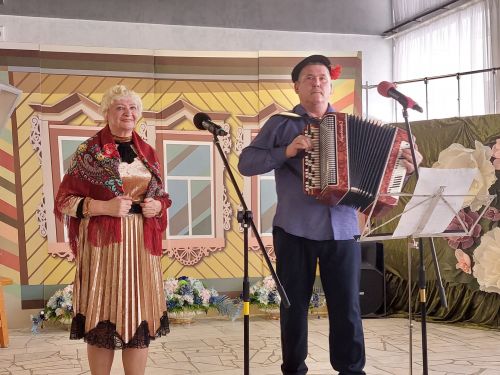 Любви все возрасты покорны: в районном Доме культуры прошел самый романтичный праздник