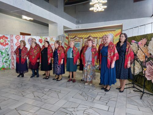 Любви все возрасты покорны: в районном Доме культуры прошел самый романтичный праздник