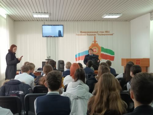 Подростки Верхнего Услона посетили МО МВД России «Верхнеуслонский»