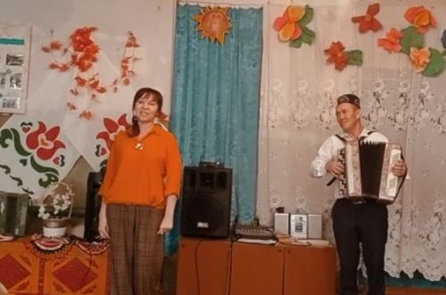 В Янги Болгарах провели литературно-музыкальный час к Дню родного языка