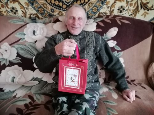 Соцработники поздравили своих подопечных с Днем защитников Отечества