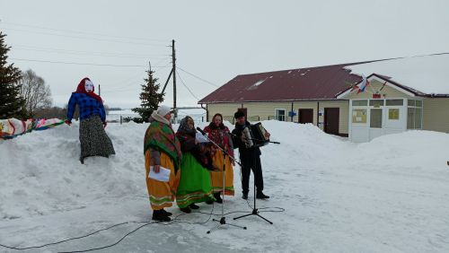 В Кильдееве традиционно ярко и весело встретили Масленицу