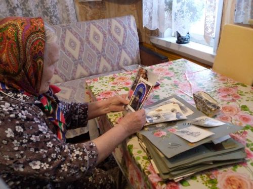Соцработники проводят со своими подопечными Терапию воспоминаниями»