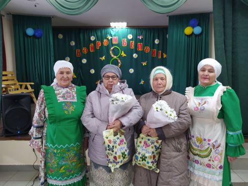 «Иделкәйләр»  махсус хәрби операция зонасында хезмәт итүче солдат аналарын котладылар