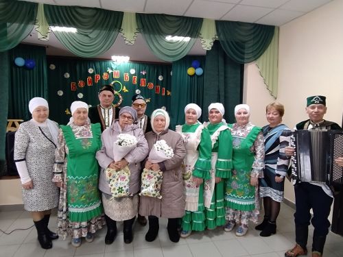 «Иделкәйләр»  махсус хәрби операция зонасында хезмәт итүче солдат аналарын котладылар