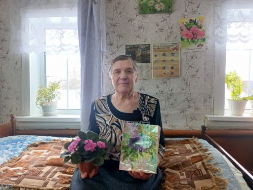 Соцработники поздравили своих подопечных с наступающим 8 марта