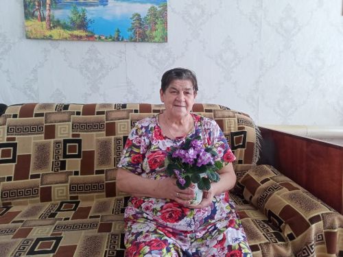 Соцработники поздравили своих подопечных с наступающим 8 марта