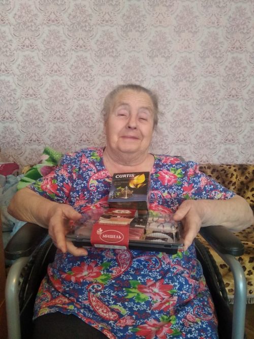 Соцработники поздравили своих подопечных с наступающим 8 марта