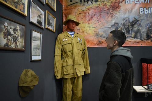 Военнослужащий по контракту  провел две недели отпуска с родными в Верхнем Услоне