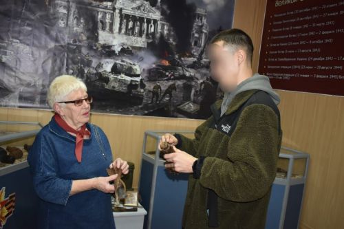Военнослужащий по контракту  провел две недели отпуска с родными в Верхнем Услоне