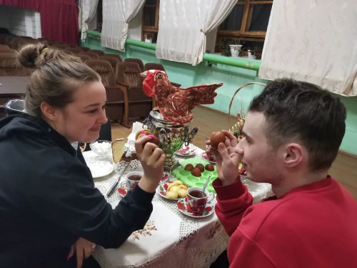 В Коргузе молодежь пригласили на пасхальные посиделки