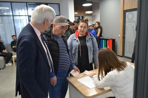 Граждане Узбекистана, проживающие в Верхнеуслонском районе, участвуют в референдуме
