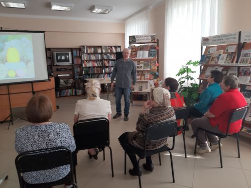 В Верхнеуслонской библиотеке читатели собрались на пасхальную встречу