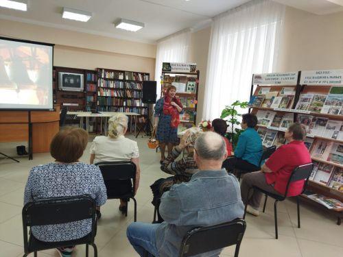В Верхнеуслонской библиотеке читатели собрались на пасхальную встречу