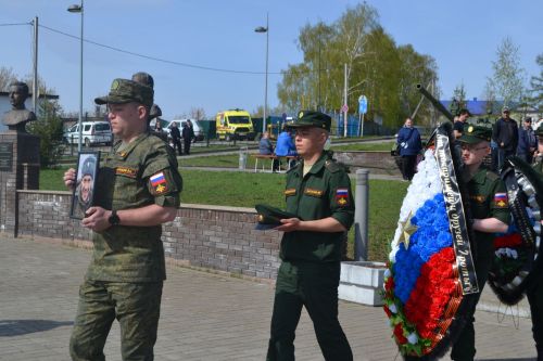 В Верхнеуслонском районе простились с сержантом Татьянкиным