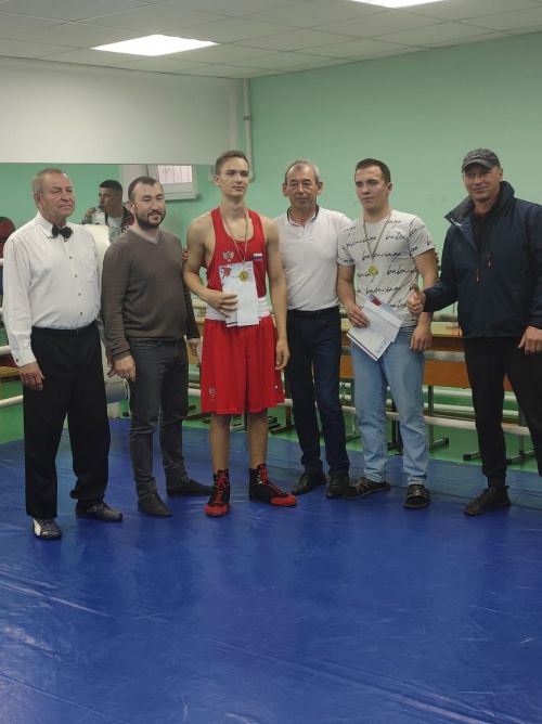 Верхнеуслонские боксеры на пьедестале почета