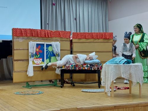 В Верхнем Услоне прошел Фестиваль детских театральных коллективов на татарском языке «Сәхнә көзгесе»