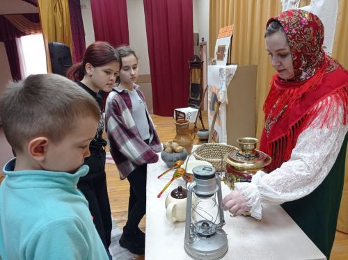 В Майдане школьникам рассказали о старине и русском быте