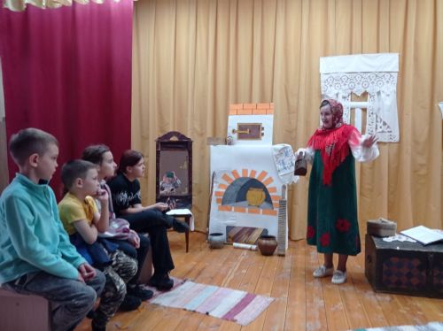 В Майдане школьникам рассказали о старине и русском быте