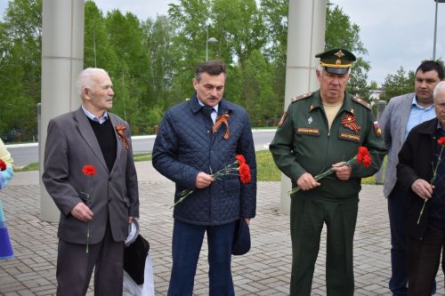 В Парке Героев в Верхнем Услоне прошел торжественный митинг