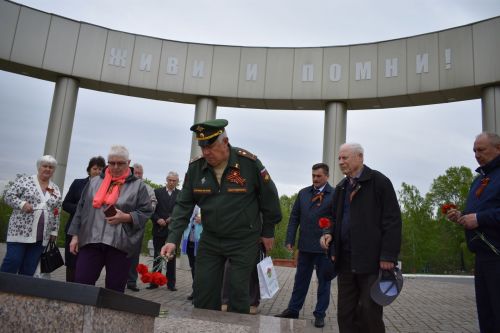 В Парке Героев в Верхнем Услоне прошел торжественный митинг