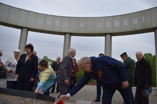 В Парке Героев в Верхнем Услоне прошел торжественный митинг