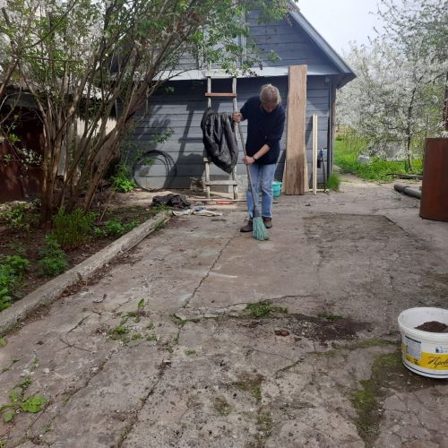 Социальные работники поддержали акцию «Чистый дом, чистый двор»