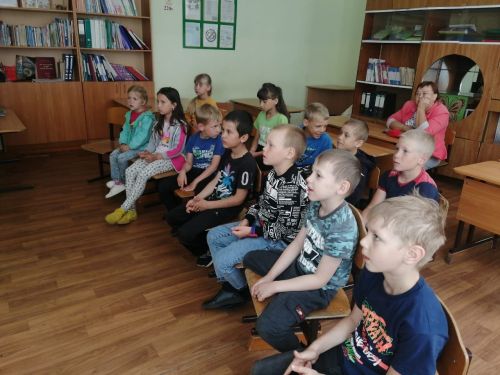 “Туган ил- нәрсә ул?” –дип аталган Россия көненә багышланган уен-сәяхәт