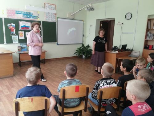 “Туган ил- нәрсә ул?” –дип аталган Россия көненә багышланган уен-сәяхәт