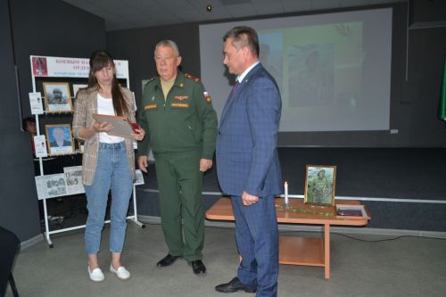 В Верхнем Услоне вручили ордена Мужества родным, погибших в зоне СВО…. посмертно