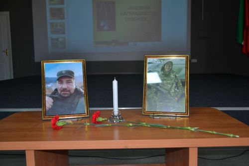В Верхнем Услоне вручили ордена Мужества родным, погибших в зоне СВО…. посмертно