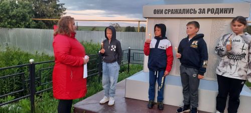 В Кильдееве зажгли свечи в память о солдатах, погибших в Великой Отечественной войне