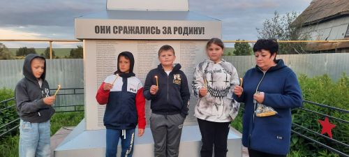 В Кильдееве зажгли свечи в память о солдатах, погибших в Великой Отечественной войне