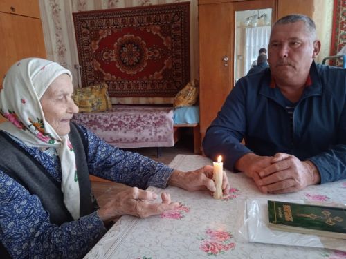 Подопечные соцработников в Верхнеуслонском районе зажгли «Свечу памяти»