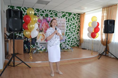 Социальных работников Верхнеуслонского района поздравил заслуженный артист Татарстана