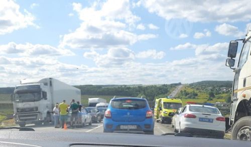 В Татарстане столкнулись Калина и большегруз, водитель легковушки погиб