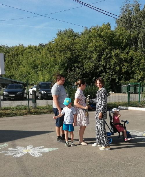 В детсаду «Березка» в честь дня семьи, любви и верности провели фотоакцию
