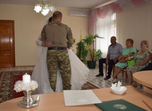 В Верхнеуслонском районе участник СВО, придя в отпуск, решился на создание семьи