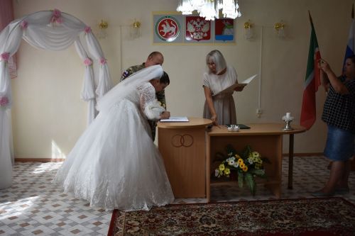 В Верхнеуслонском районе участник СВО, придя в отпуск, решился на создание семьи